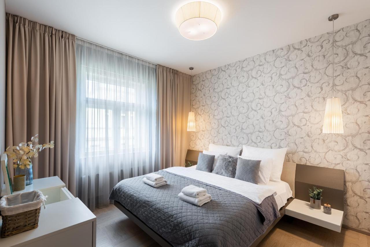 New Luxury Apt With Ac&Parking In The Center Of Prague Lejlighed Eksteriør billede