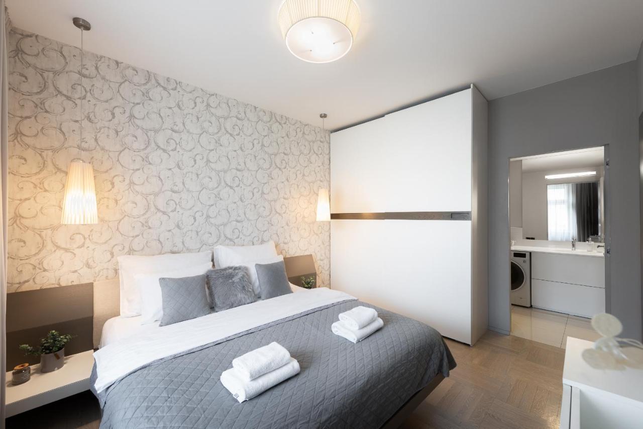 New Luxury Apt With Ac&Parking In The Center Of Prague Lejlighed Eksteriør billede